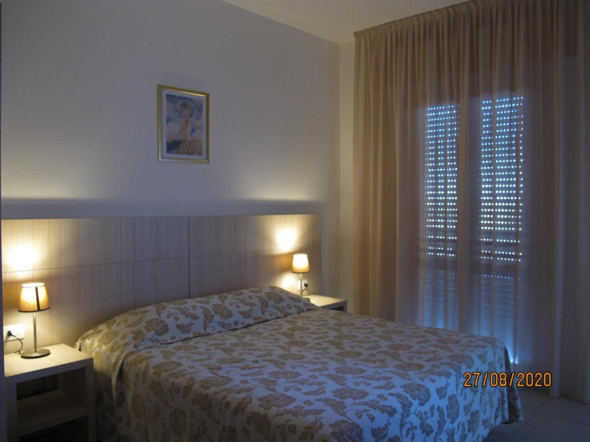 Santa Barbara Hotel & Apartments Bellaria – Igea Marina Kültér fotó