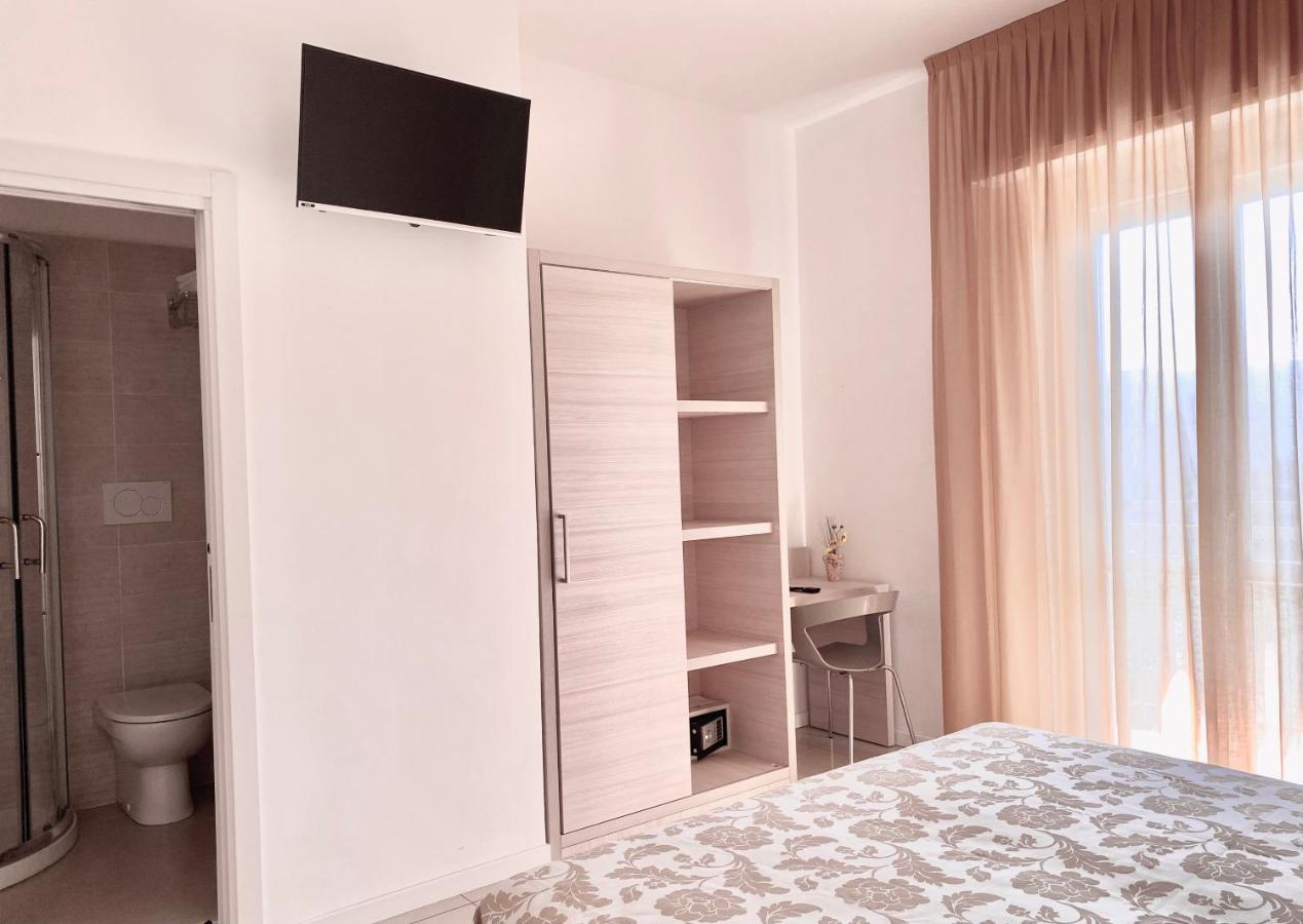 Santa Barbara Hotel & Apartments Bellaria – Igea Marina Kültér fotó