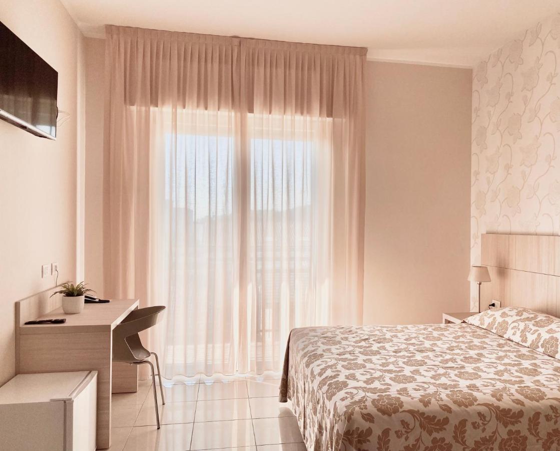 Santa Barbara Hotel & Apartments Bellaria – Igea Marina Kültér fotó