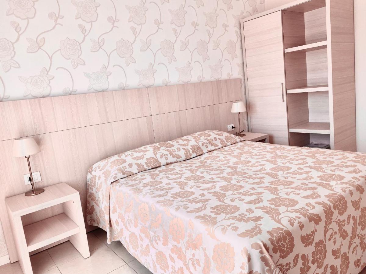 Santa Barbara Hotel & Apartments Bellaria – Igea Marina Szoba fotó