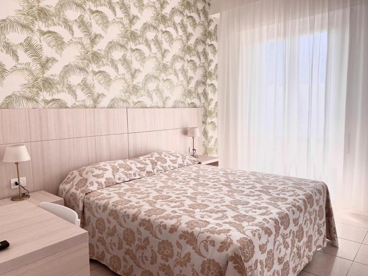 Santa Barbara Hotel & Apartments Bellaria – Igea Marina Kültér fotó