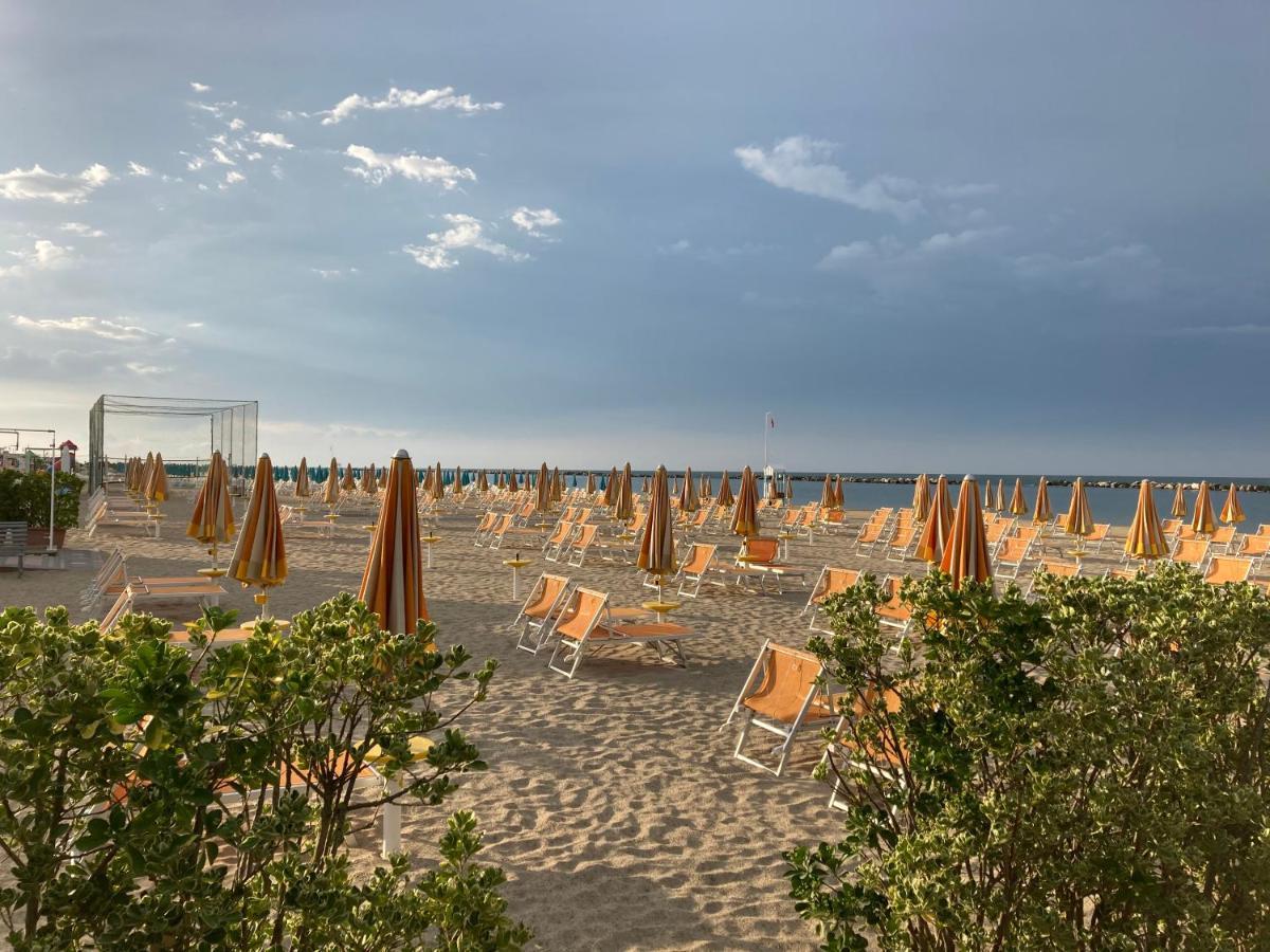 Santa Barbara Hotel & Apartments Bellaria – Igea Marina Kültér fotó